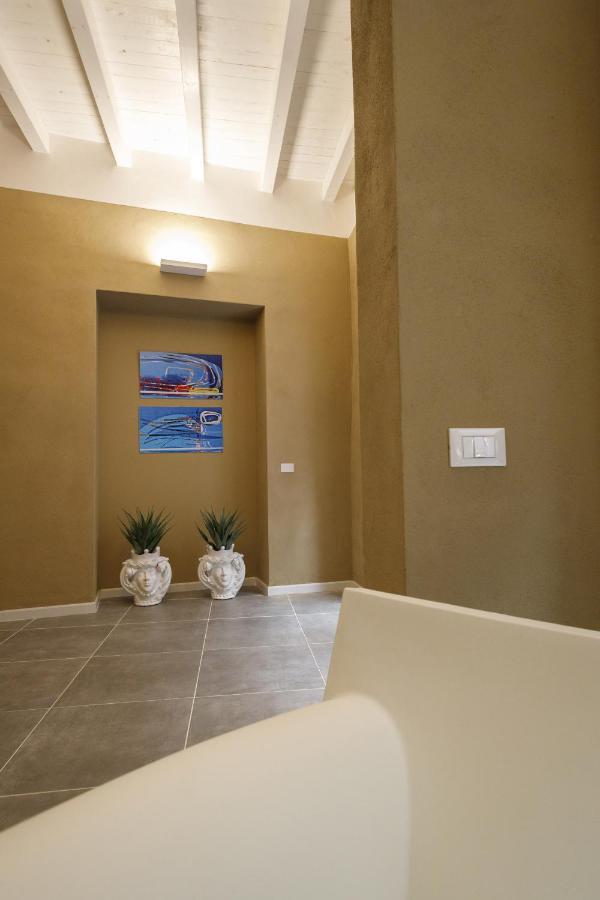 Palazzo Mancina Hotel Trapani Exterior photo